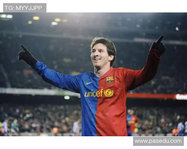 25岁以上足球明星的辉煌历程与成就解析