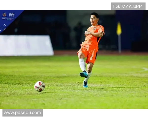 2019年足球明星风云榜：那些闪耀绿茵场的传奇人物与精彩瞬间